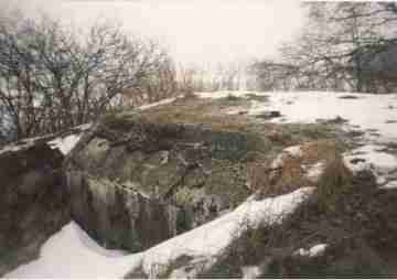 Strop bunkru typu B v polích nad rybníkem Osika